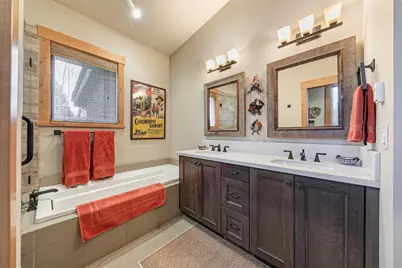 10200 Valmont Trail, Truckee, CA 96161 - Photo 16