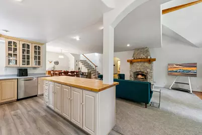 10454 Royal Crest Drive, Truckee, CA 96161 - Photo 8
