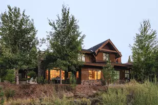 10108 Sagebrush Ct, Truckee, CA 96161 - Photo 2