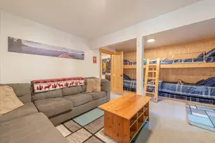 10910 Palisades Dr, Truckee, CA 96161 - Photo 10