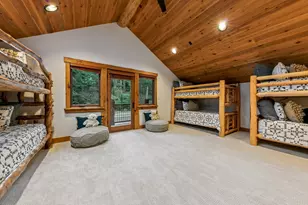 11557 Zermatt Dr, Truckee, CA 96161 - Photo 18