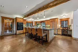 11557 Zermatt Dr, Truckee, CA 96161 - Photo 10