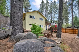 12211 E Sierra Dr, Truckee, CA 96161 - Photo 2