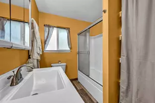 12211 E Sierra Dr, Truckee, CA 96161 - Photo 16