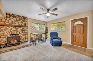 12211 E Sierra Dr, Truckee, CA 96161 - Photo 4