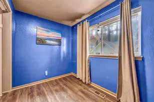 12211 E Sierra Dr, Truckee, CA 96161 - Photo 10