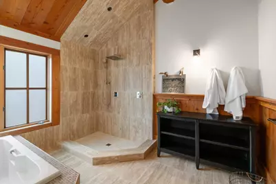 11910 Skislope Way, Truckee, CA 96161 - Photo 12