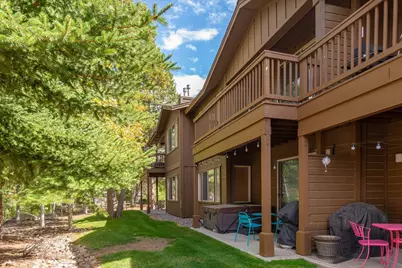 10863 Cinnabar Way #Unit 6, Truckee, CA 96161 - Photo 2