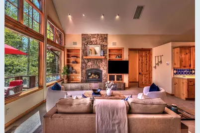 2107 Eagle Feather, Truckee, CA 96161 - Photo 2