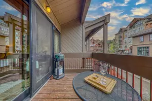 2000 N Village Dr, Truckee, CA 96161 - Photo 24