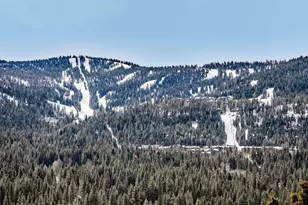 2000 N Village Dr, Truckee, CA 96161 - Photo 34