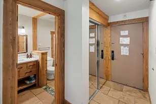 2000 N Village Dr, Truckee, CA 96161 - Photo 12