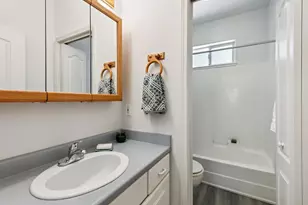 10454 Royal Crest Dr, Truckee, CA 96161 - Photo 30