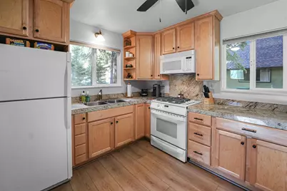 16550 Salmon Street, Truckee, CA 96161 - Photo 8