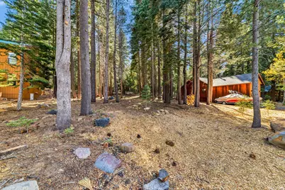 15391 Northwoods Boulevard, Truckee, CA 96161 - Photo 10