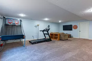 720 Sherwood Dr, Troy, OH 45373 - Photo 22