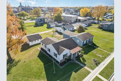 9 E Silver Street, Wapakoneta, OH 45895 - Photo 2