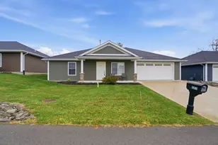 221 Falcon St, Bellefontaine, OH 43311 - Photo 1