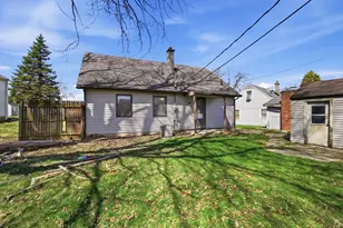1835 S Sweetbriar Ln, Springfield, OH 45505 - Photo 1