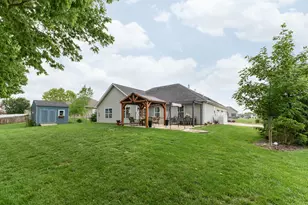725 Loxley Ln, Troy, OH 45373 - Photo 10