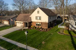 813 Magnolia St, Saint Marys, OH 45885 - Photo 2