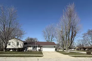 1302 Nagel St, Saint Marys, OH 45885 - Photo 2