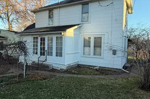 402 E Ward St, Urbana, OH 43078 - Photo 2