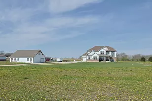 6853 Zerkle Rd, Springfield, OH 45502 - Photo 2