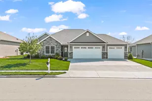 1151 Parklawn Ct, Troy, OH 45373 - Photo 1