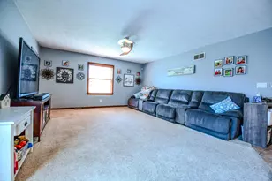 790 Chaucer Ln, Tipp City, OH 45371 - Photo 10