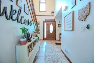 790 Chaucer Ln, Tipp City, OH 45371 - Photo 4