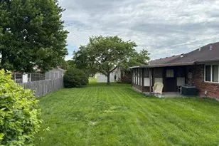 1232 Waterbury Pl, Troy, OH 45373 - Photo 4