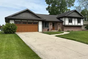 1444 Timberlane Dr, Lima, OH 45805 - Photo 2