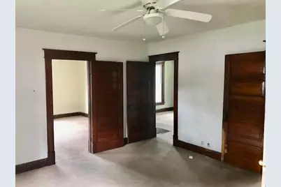200 E Silver Street, Wapakoneta, OH 45895 - Photo 8