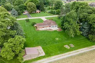 6065 Country Estates Dr, Tipp City, OH 45371 - Photo 8