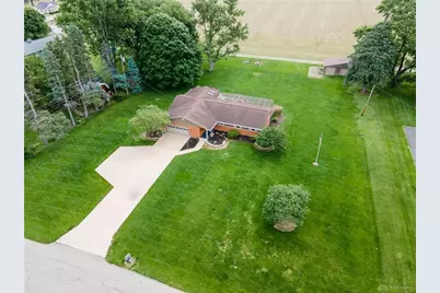 6065 Country Estates Drive, Tipp City, OH 45371 - Photo 4