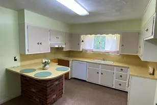 829 Runkle St, West Liberty, OH 43357 - Photo 10