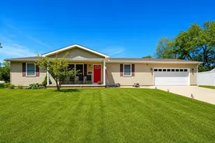 517 N Elm St, Bellefontaine, OH 43311 - Photo 1