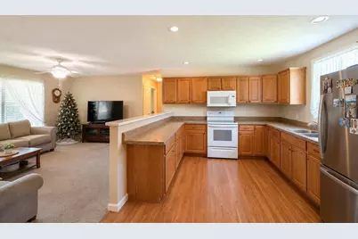 517 N Elm Street, Bellefontaine, OH 43311 - Photo 8
