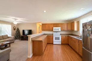 517 N Elm St, Bellefontaine, OH 43311 - Photo 8