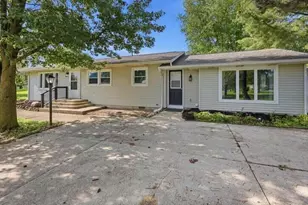 1155 W Choctaw Dr, London, OH 43140 - Photo 2