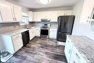 877 Trails End Dr, Monroe, OH 45050 - Photo 2