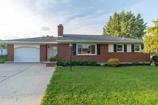 822 Barbara Ln, Wapakoneta, OH 45895 - Photo 2