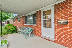 1233 Superior St, Bellefontaine, OH 43311 - Photo 4