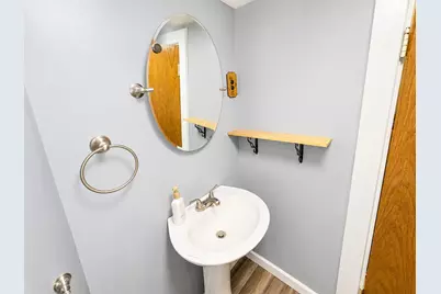 221 N Madriver Street, Bellefontaine, OH 43311 - Photo 8