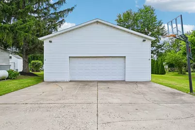 10424 North Street, Middleburg, OH 43336 - Photo 38