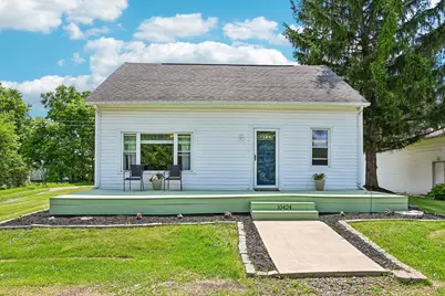 10424 North Street, Middleburg, OH 43336 - Photo 2