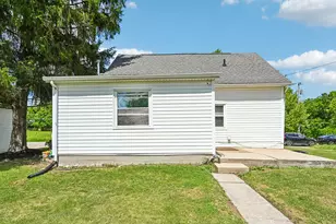 10424 North St, Middleburg, OH 43336 - Photo 32