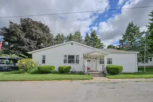 1302 N Yellow Springs St, Springfield, OH 45504 - Photo 2