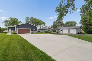 1300 E Choctaw Dr, London, OH 43140 - Photo 32